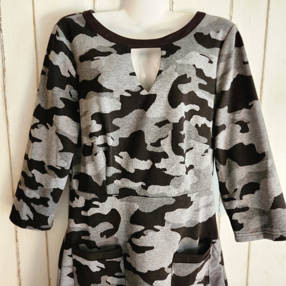 Papillon Sweatshirt Dress sz S NWT Black & Gray Camo - Picture 8 of 12